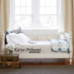 Bale Bale Rotan Duco Putih