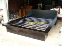 Tempat Tidur Jati Minimalis