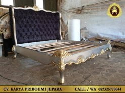 Tempat Tidur Klasik