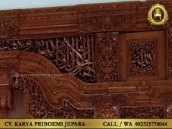 Gebyok Ukir Kaligrafi Pintu Kaca